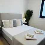 Makenzie View Penthouse Διαμέρισμα *