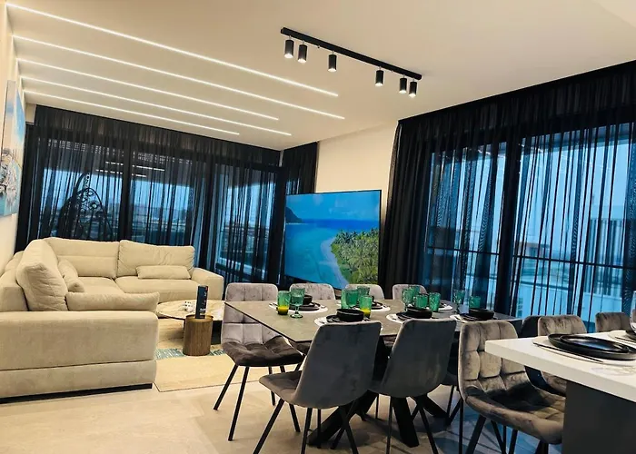 Makenzie View Penthouse