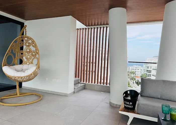 Makenzie View Penthouse Appartamento Larnaca