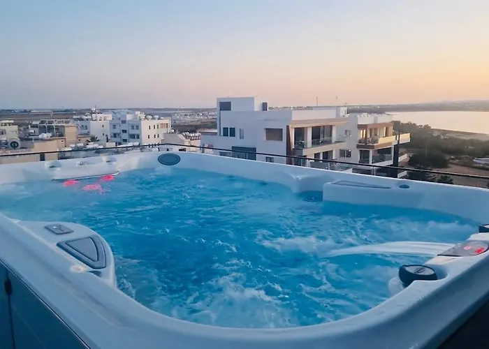 Makenzie View Penthouse Larnaca